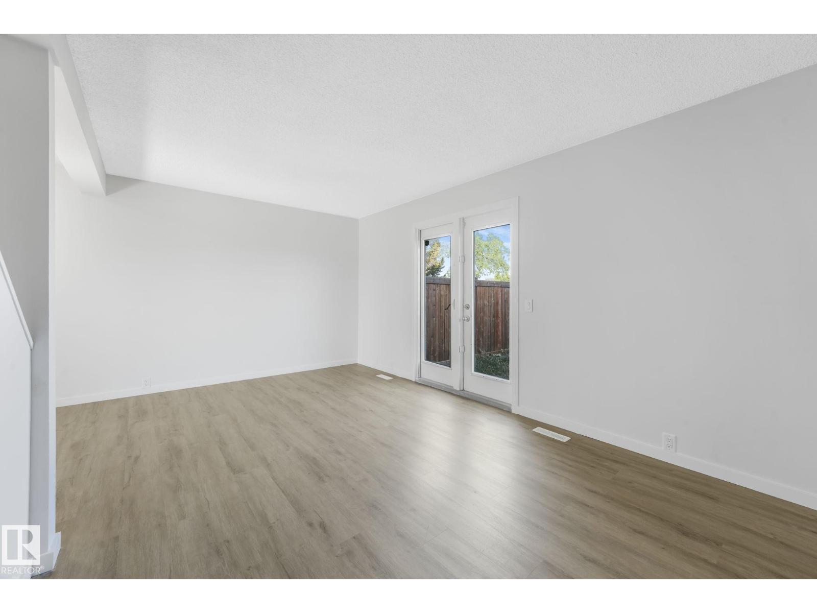 1280 Lakewood Rd W Nw, Edmonton, Alberta  T6K 3P2 - Photo 14 - E4459700