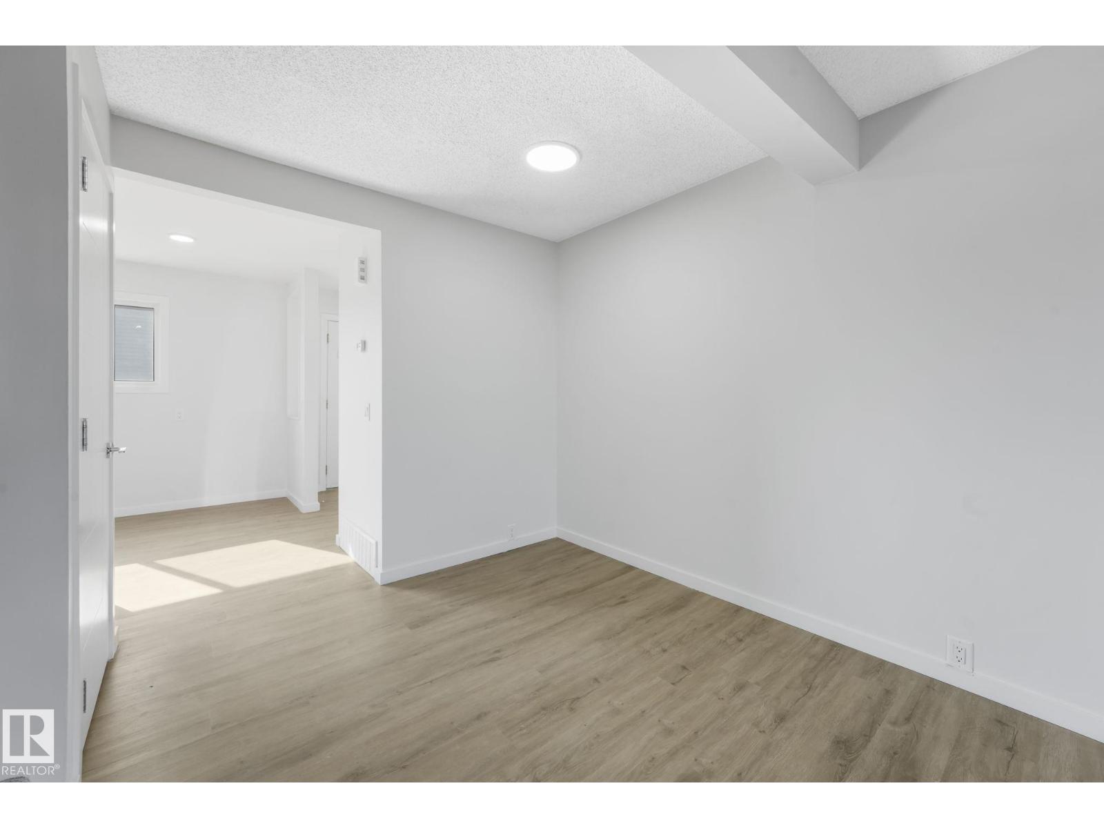 1280 Lakewood Rd W Nw, Edmonton, Alberta  T6K 3P2 - Photo 15 - E4459700