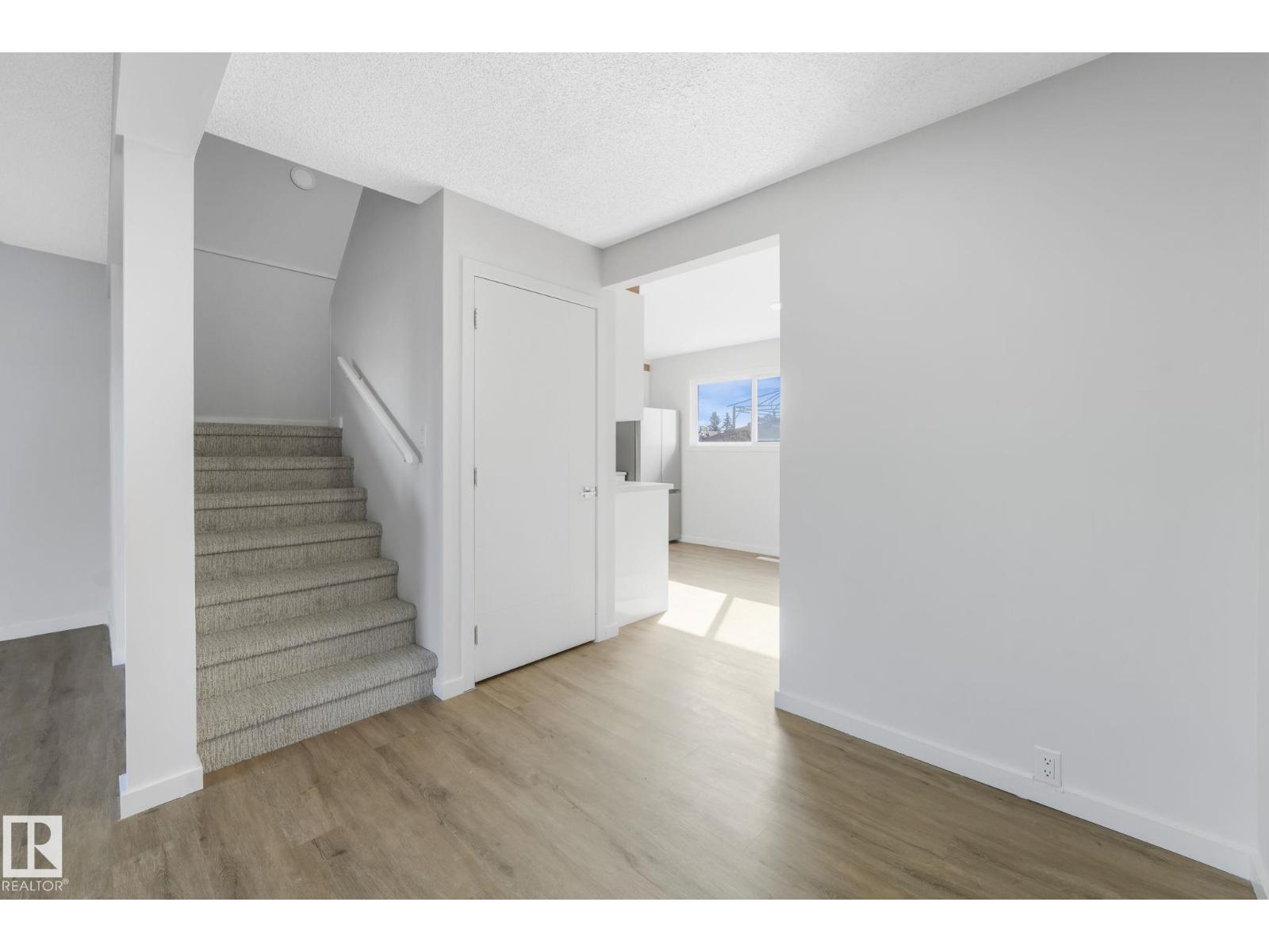 1280 Lakewood Rd W Nw, Edmonton, Alberta  T6K 3P2 - Photo 17 - E4459700