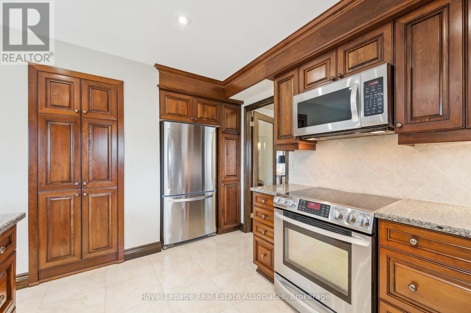 1702 Carrington Road, Mississauga, Ontario  L5M 2K2 - Photo 12 - W12429067