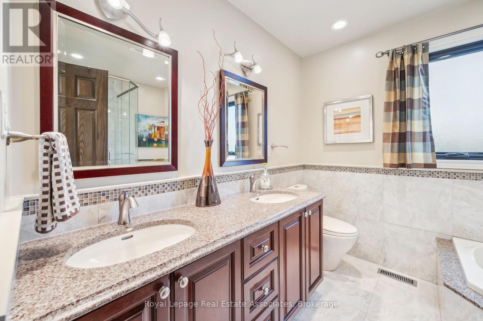 1702 Carrington Road, Mississauga, Ontario  L5M 2K2 - Photo 20 - W12429067