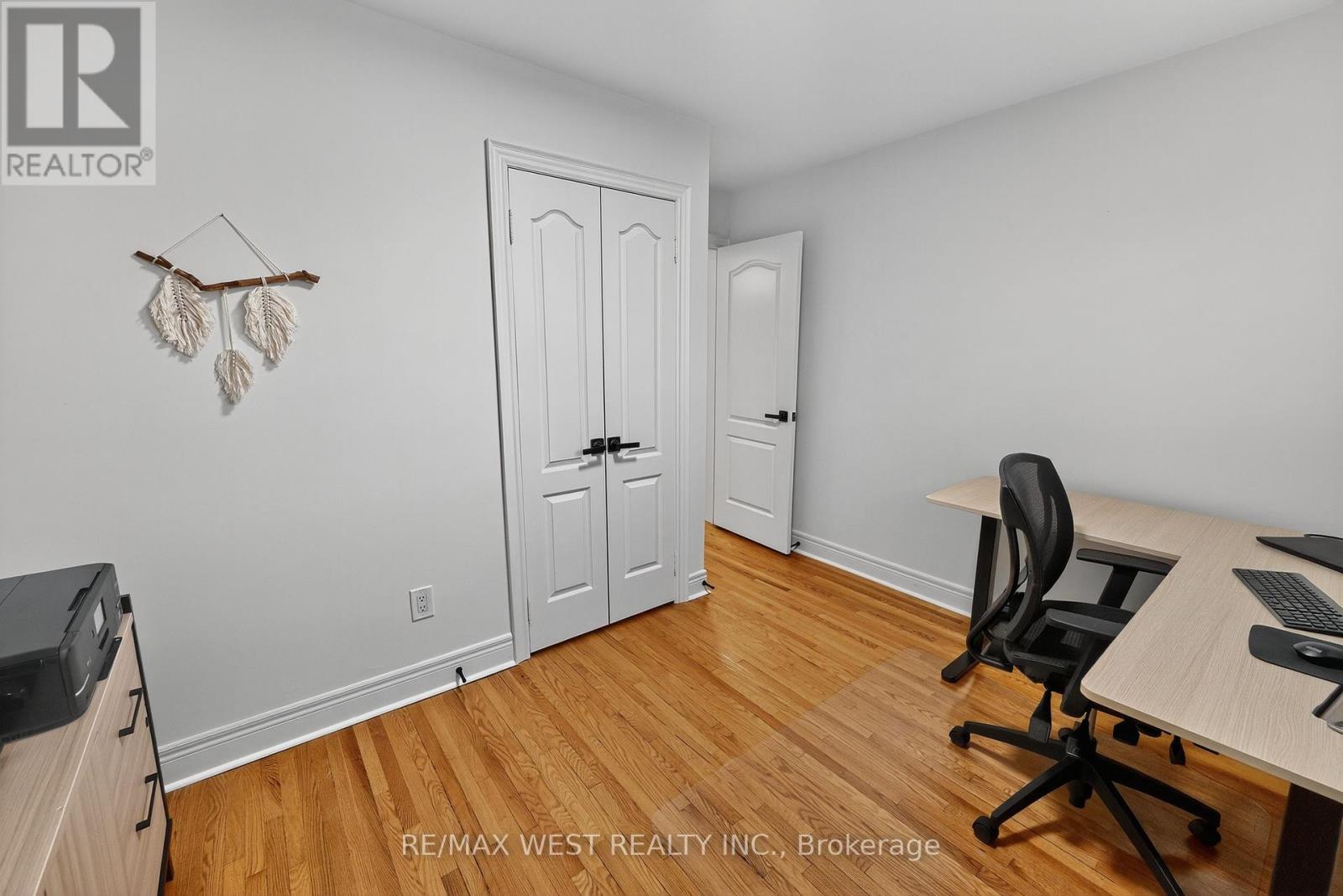 43 St Georges Boulevard, Toronto, Ontario  M9R 1X3 - Photo 27 - W12429072