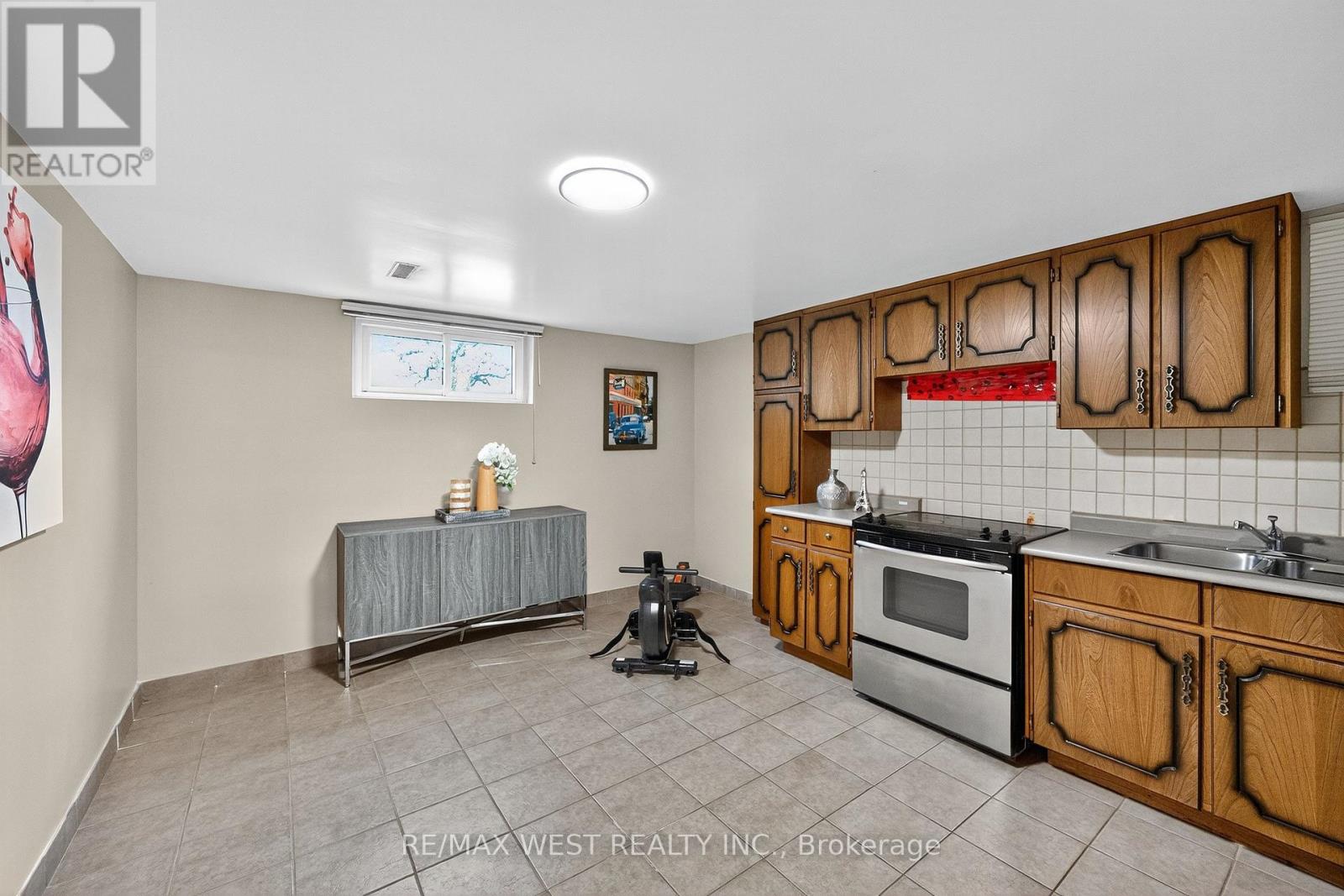 43 St Georges Boulevard, Toronto, Ontario  M9R 1X3 - Photo 38 - W12429072