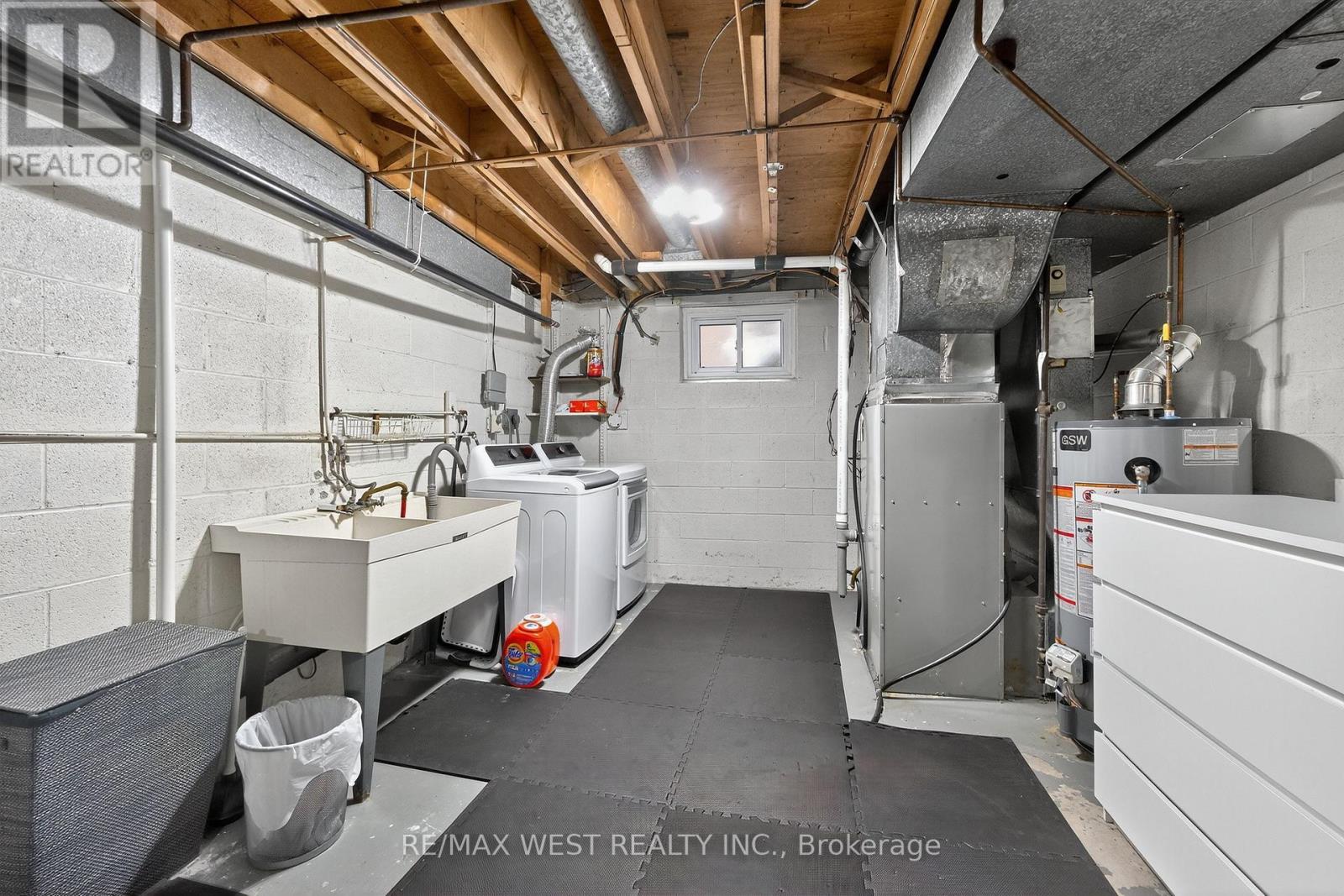 43 St Georges Boulevard, Toronto, Ontario  M9R 1X3 - Photo 42 - W12429072