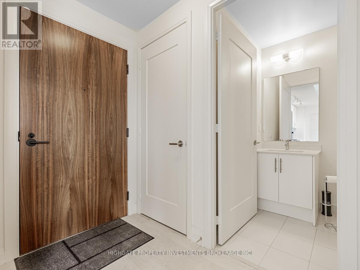 403 - 509 Dundas Street, Oakville, Ontario  L6M 4M2 - Photo 4 - W12429087