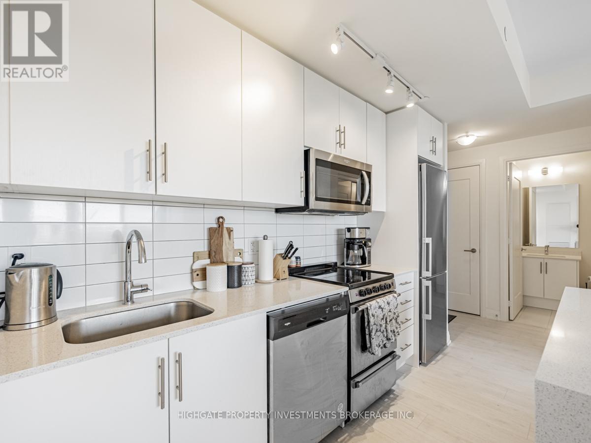 403 - 509 Dundas Street, Oakville, Ontario  L6M 4M2 - Photo 8 - W12429087