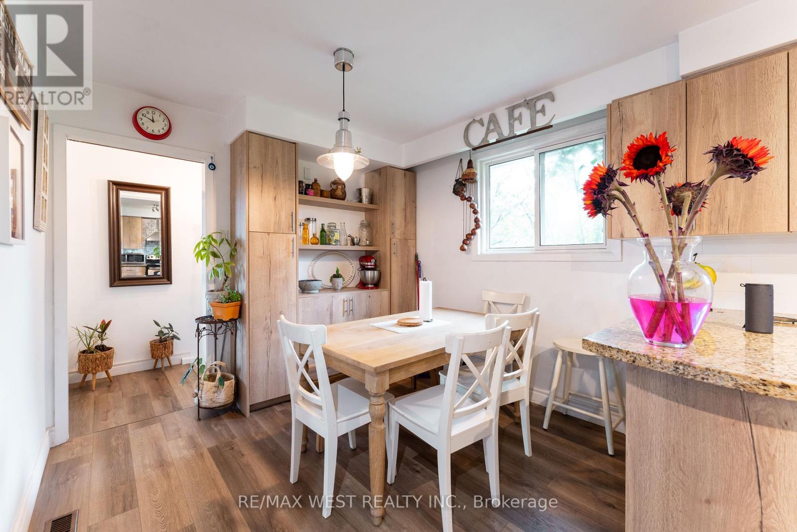 330 Pellatt Avenue, Toronto, Ontario  M9N 3P3 - Photo 10 - W12429094