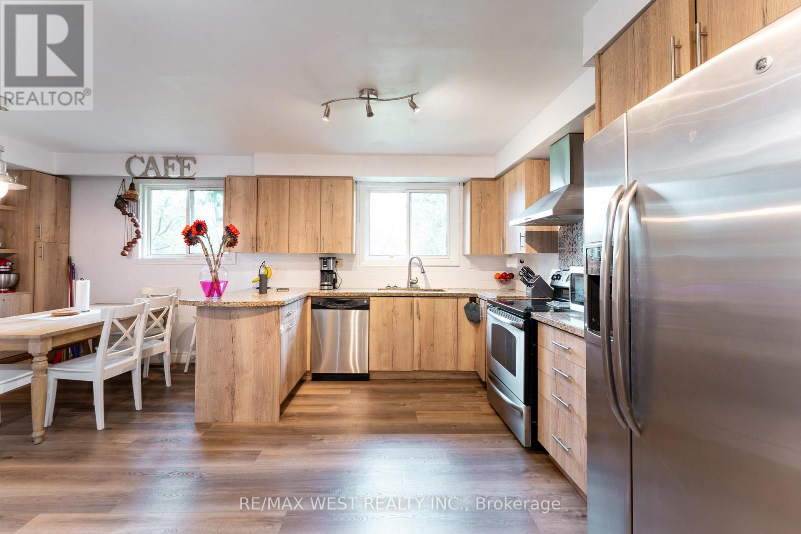 330 Pellatt Avenue, Toronto, Ontario  M9N 3P3 - Photo 12 - W12429094
