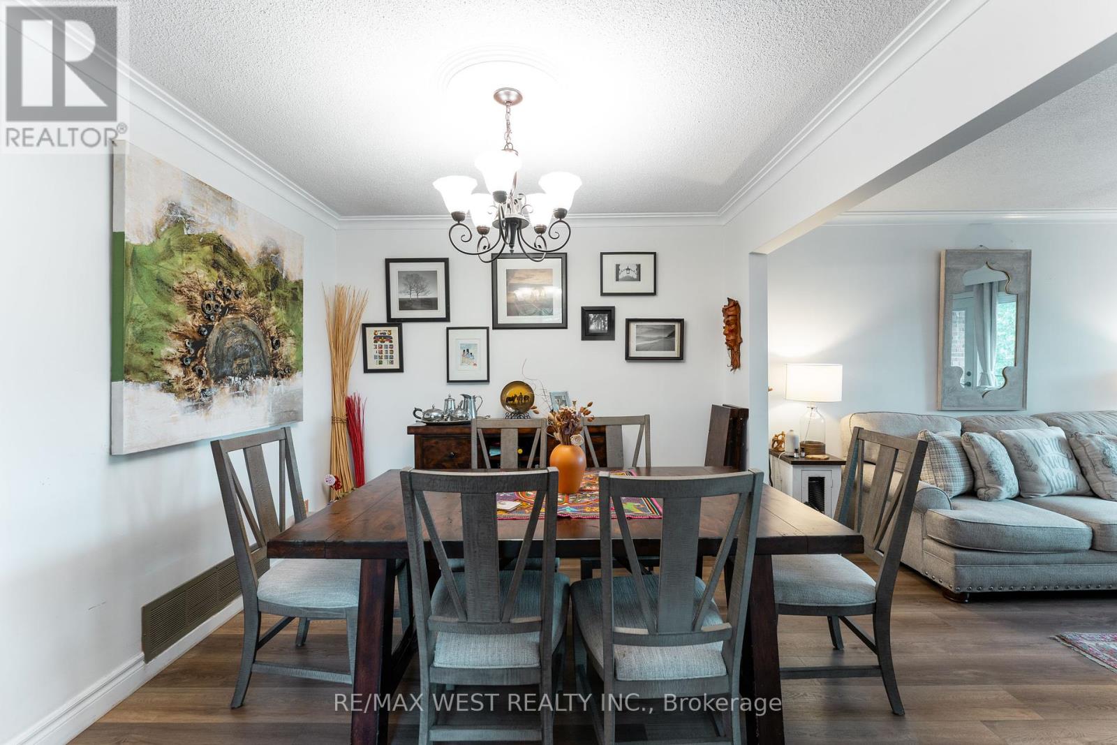 330 Pellatt Avenue, Toronto, Ontario  M9N 3P3 - Photo 13 - W12429094