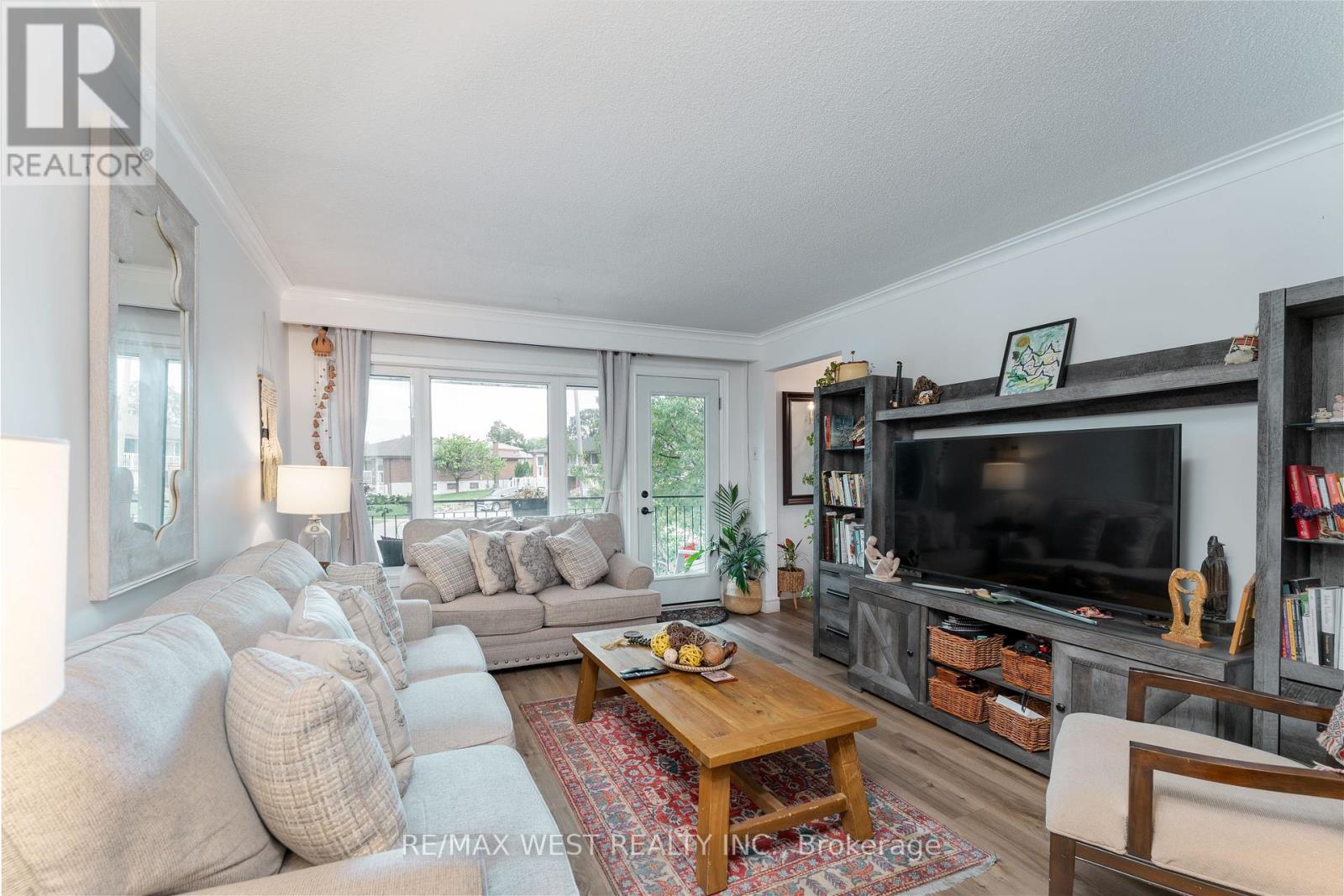 330 Pellatt Avenue, Toronto, Ontario  M9N 3P3 - Photo 15 - W12429094