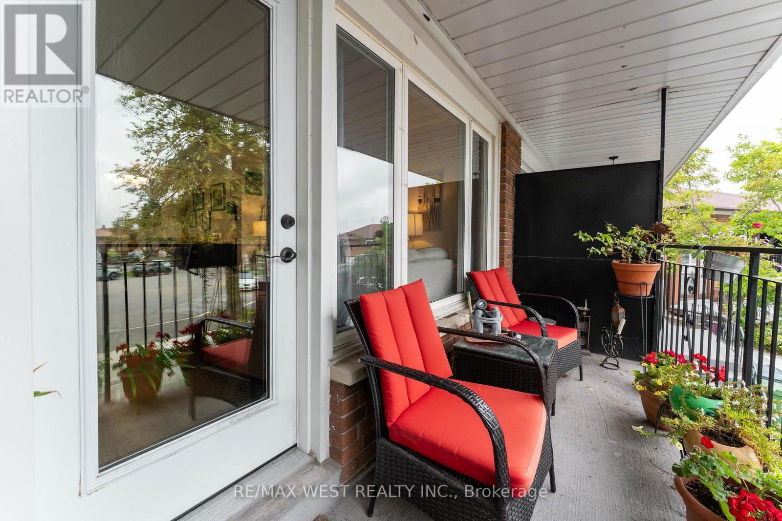 330 Pellatt Avenue, Toronto, Ontario  M9N 3P3 - Photo 17 - W12429094