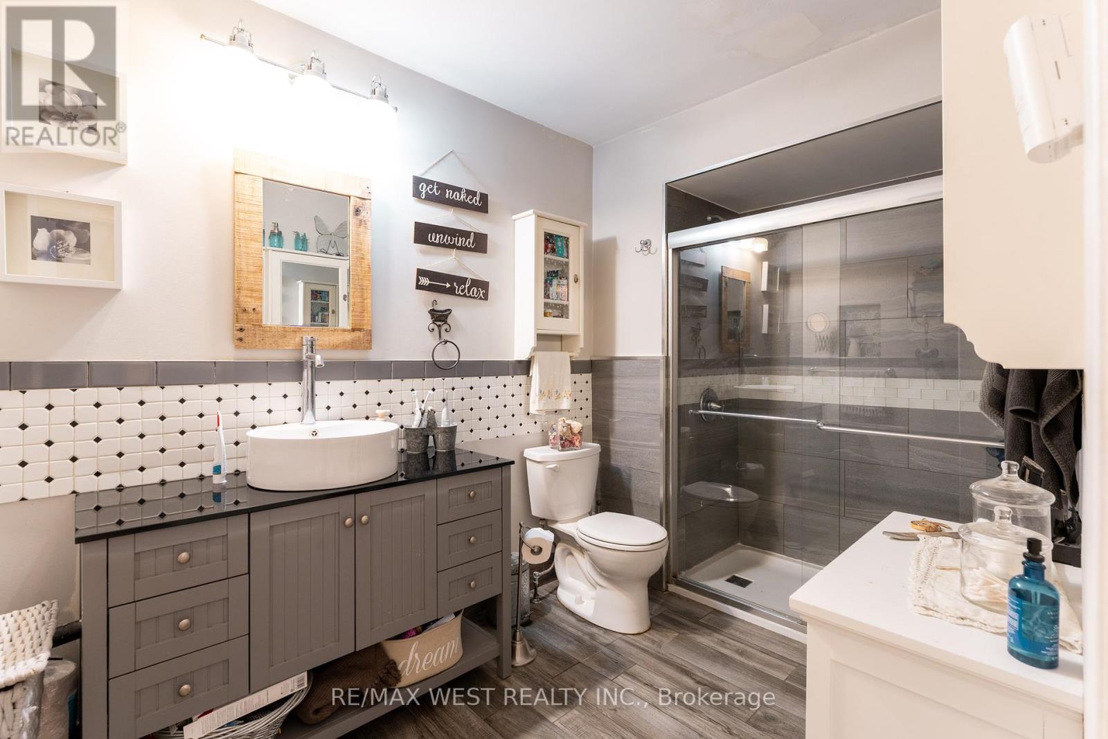 330 Pellatt Avenue, Toronto, Ontario  M9N 3P3 - Photo 21 - W12429094