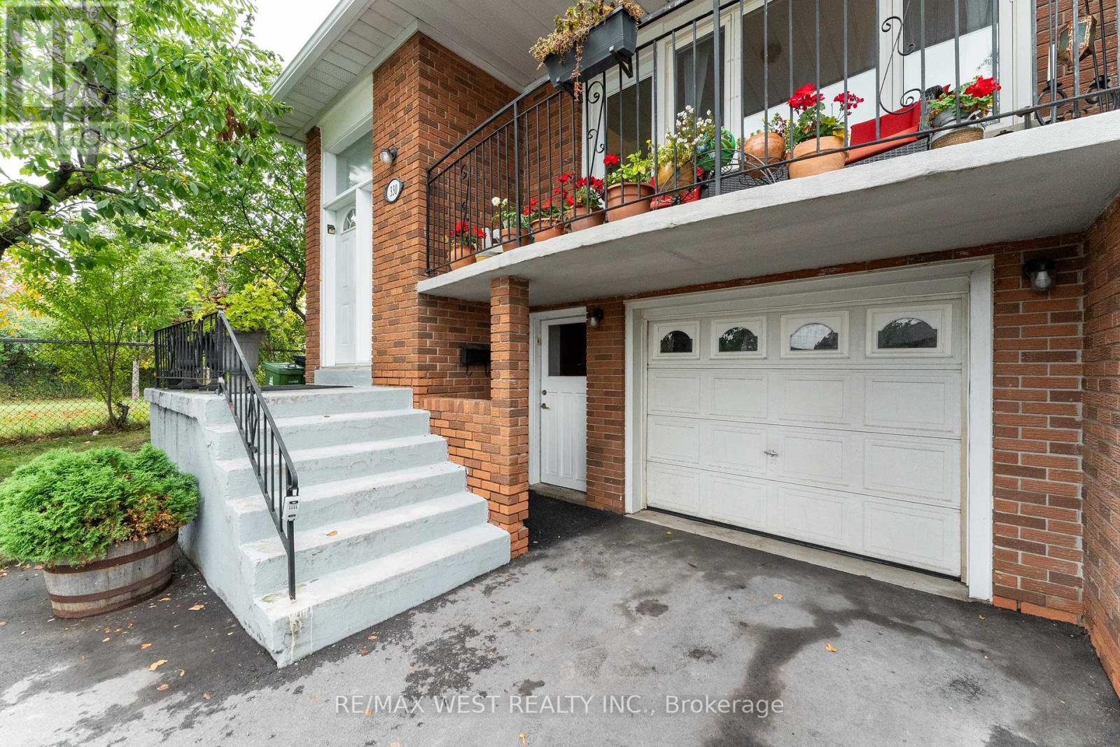 330 Pellatt Avenue, Toronto, Ontario  M9N 3P3 - Photo 33 - W12429094