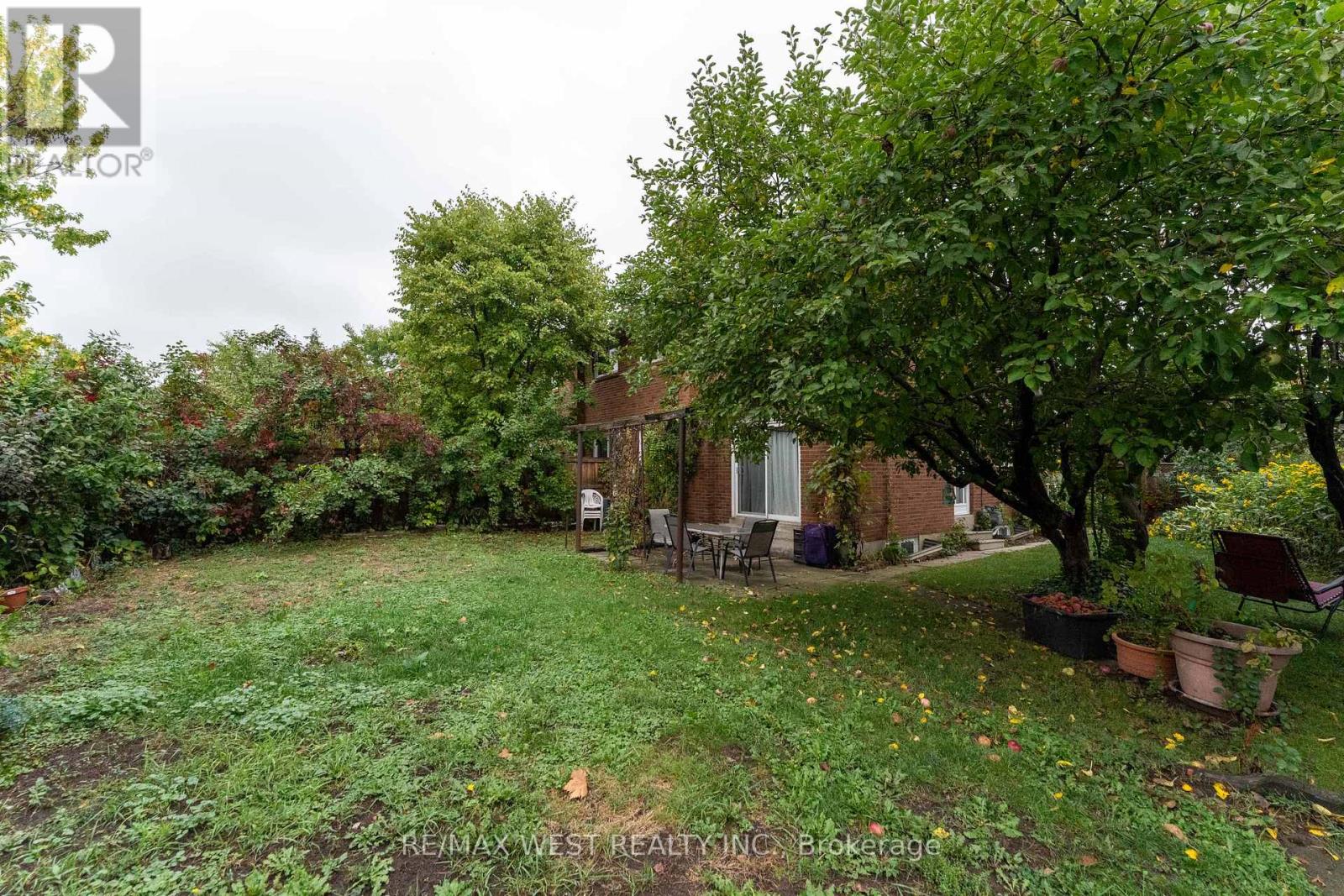 330 Pellatt Avenue, Toronto, Ontario  M9N 3P3 - Photo 43 - W12429094