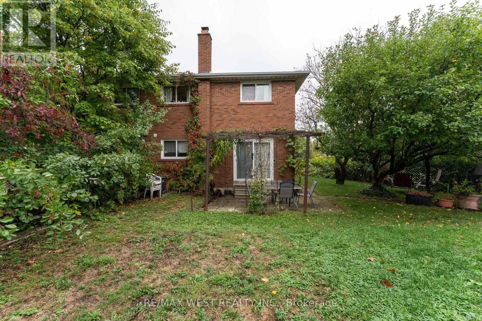 330 Pellatt Avenue, Toronto, Ontario  M9N 3P3 - Photo 46 - W12429094