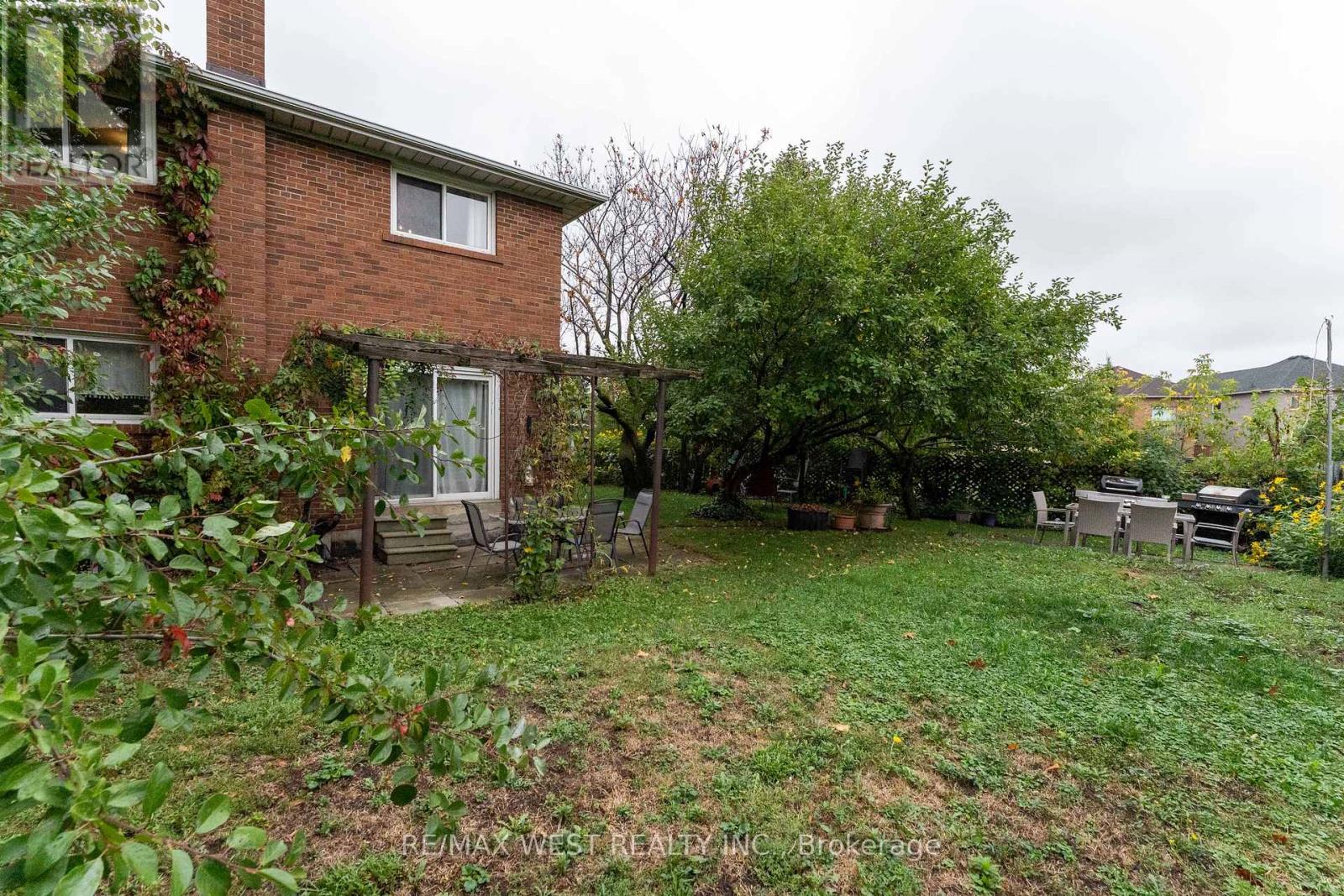 330 Pellatt Avenue, Toronto, Ontario  M9N 3P3 - Photo 47 - W12429094