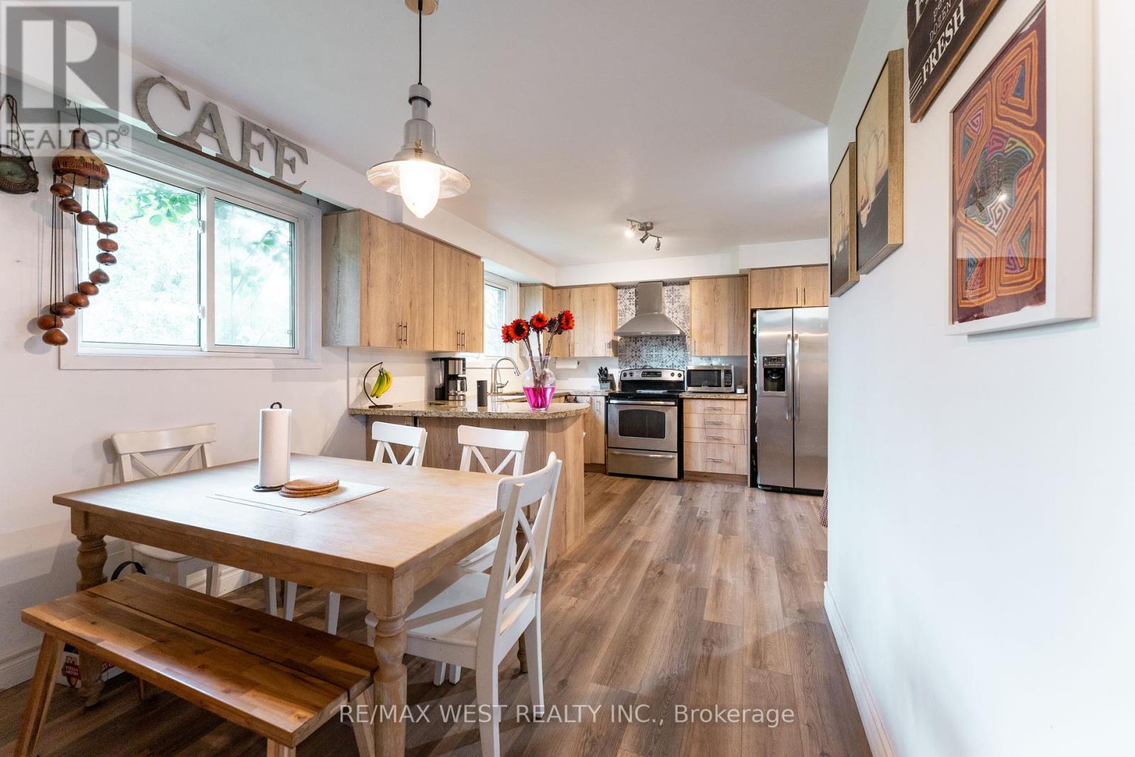 330 Pellatt Avenue, Toronto, Ontario  M9N 3P3 - Photo 9 - W12429094