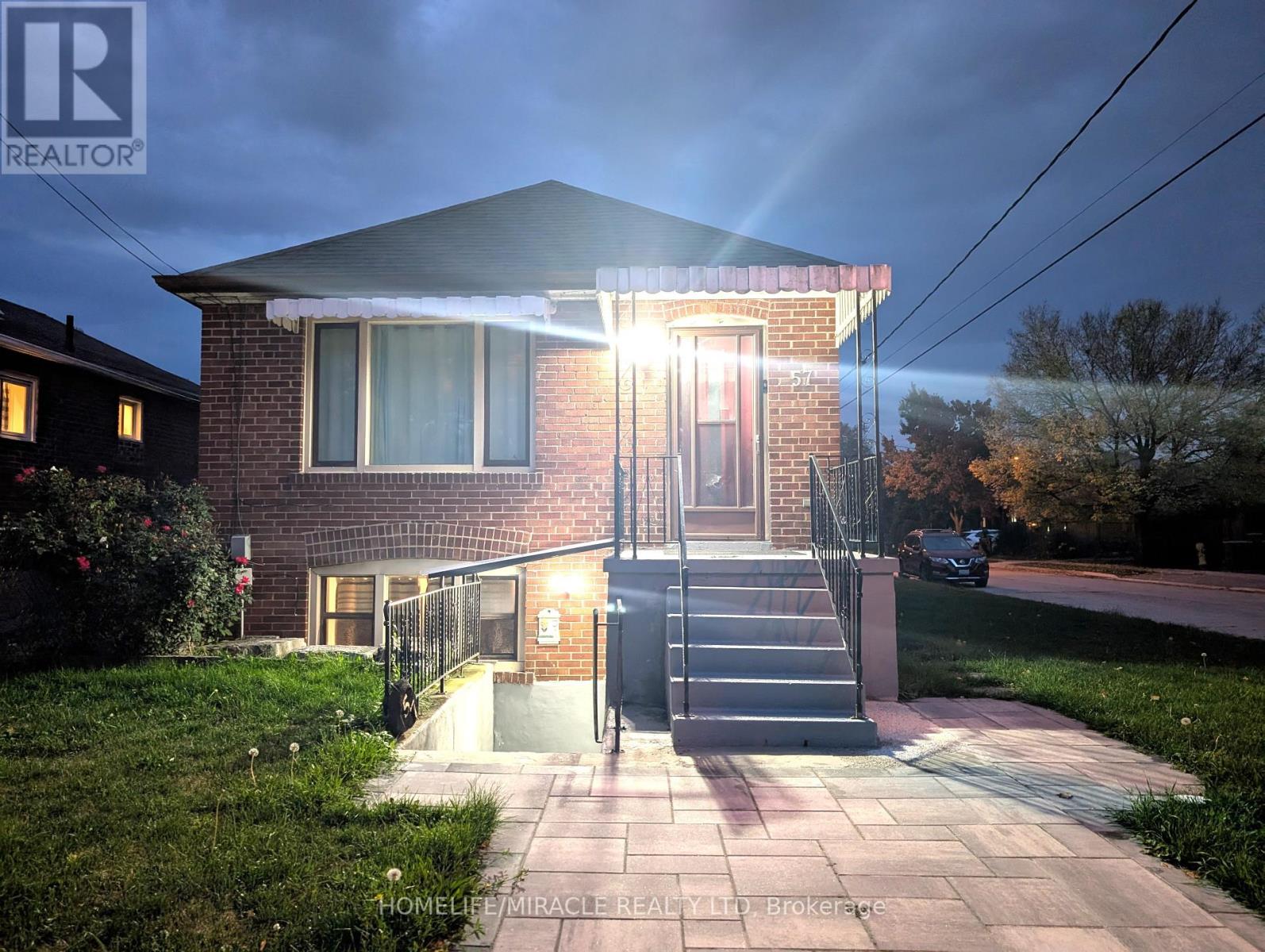 57 Manitoba Street, Toronto, Ontario  M8Y 1E1 - Photo 1 - W12429099
