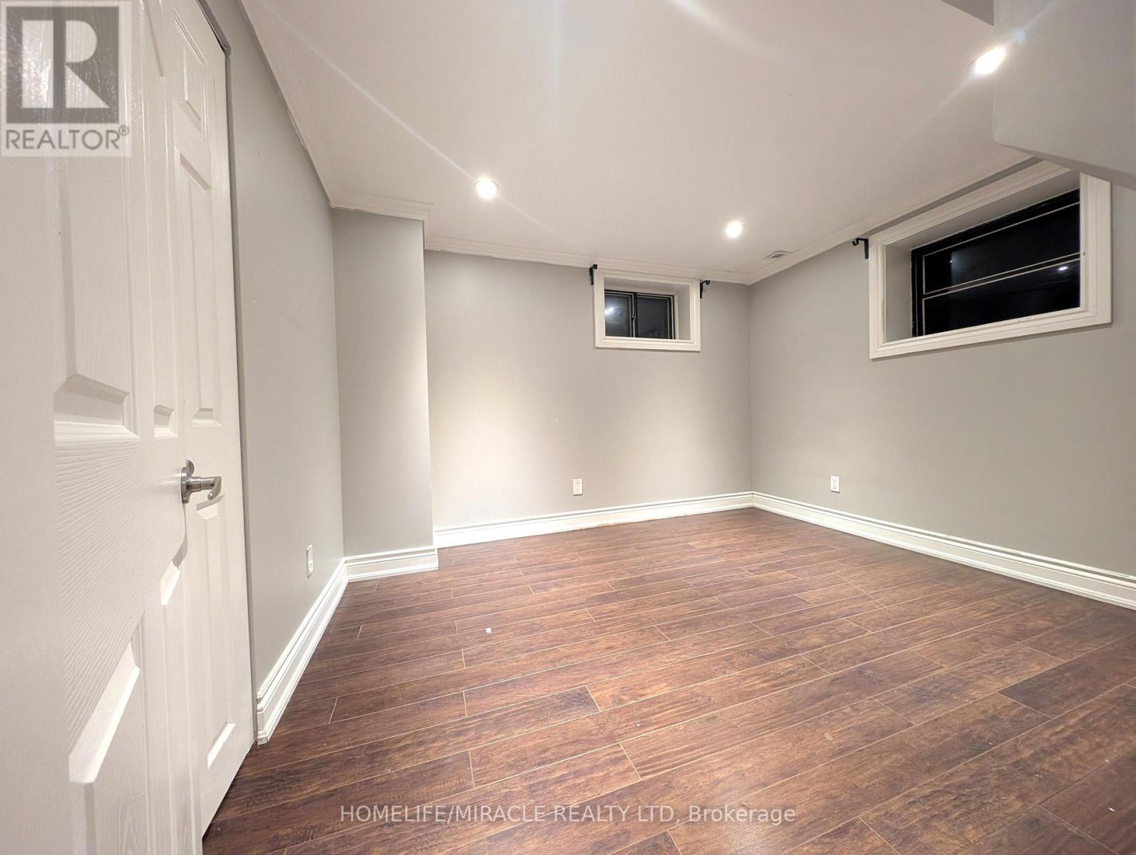 57 Manitoba Street, Toronto, Ontario  M8Y 1E1 - Photo 16 - W12429099