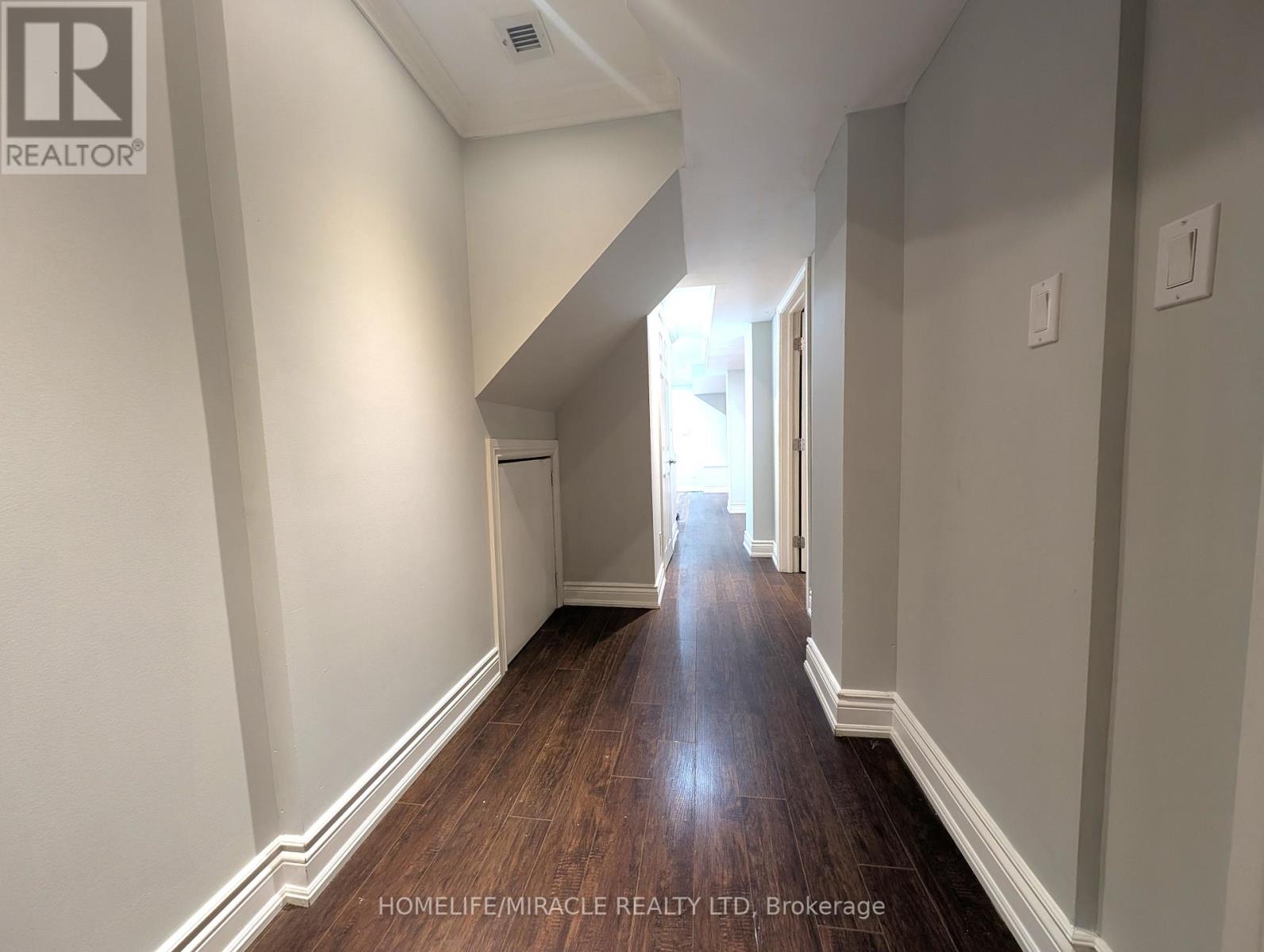 57 Manitoba Street, Toronto, Ontario  M8Y 1E1 - Photo 18 - W12429099