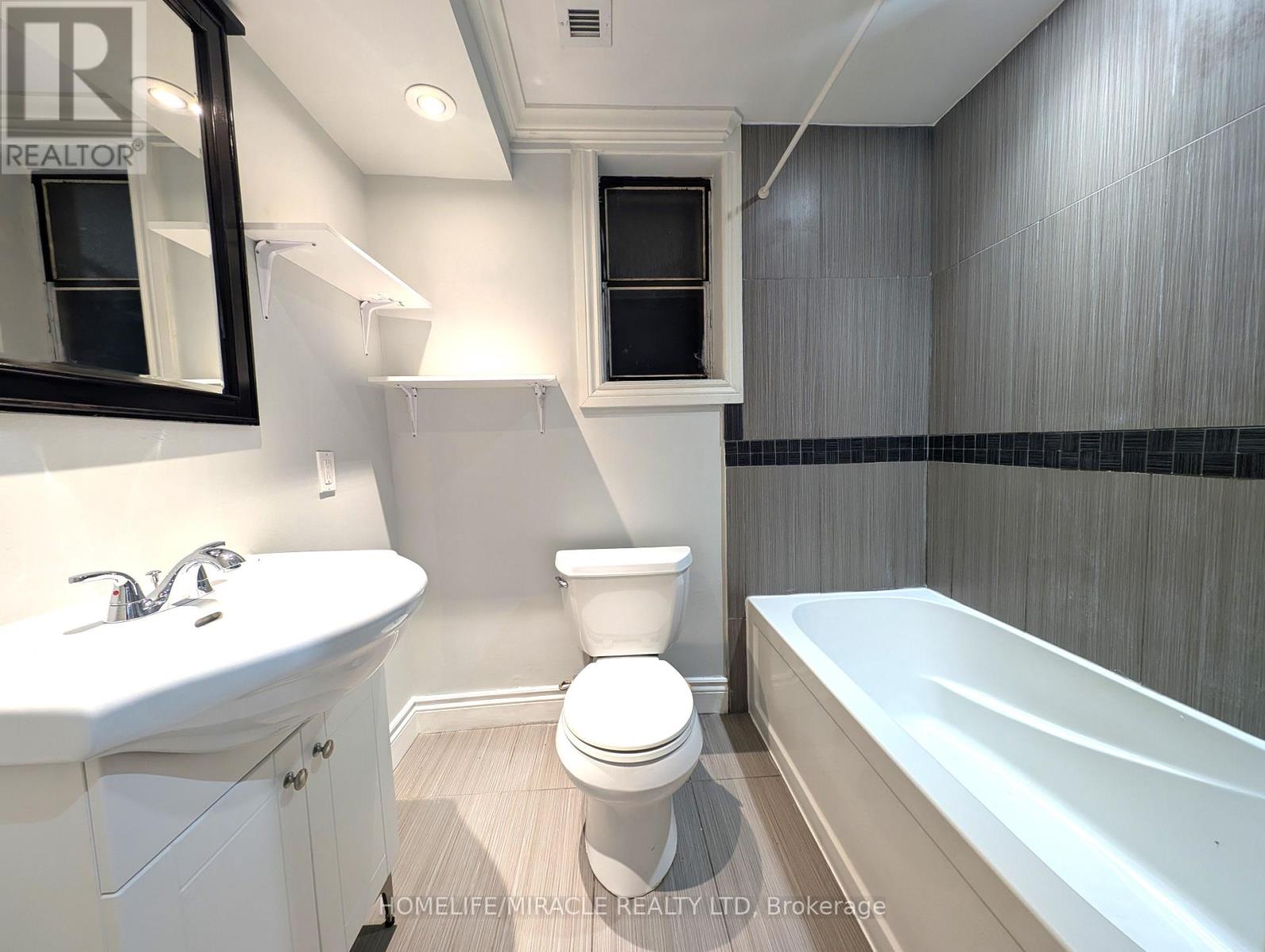 57 Manitoba Street, Toronto, Ontario  M8Y 1E1 - Photo 19 - W12429099