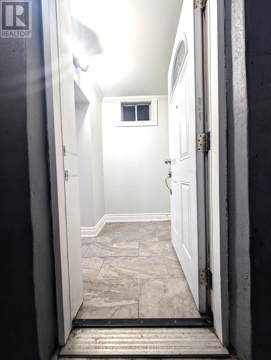 57 Manitoba Street, Toronto, Ontario  M8Y 1E1 - Photo 3 - W12429099