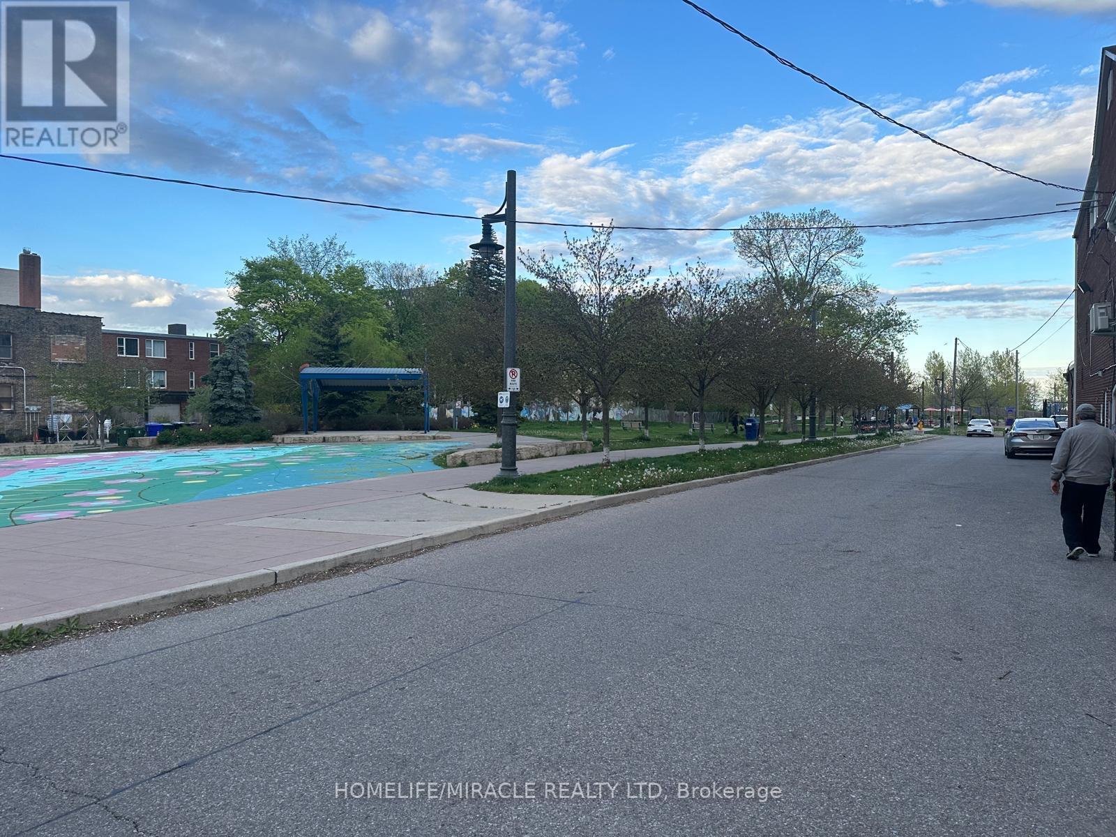 57 Manitoba Street, Toronto, Ontario  M8Y 1E1 - Photo 33 - W12429099