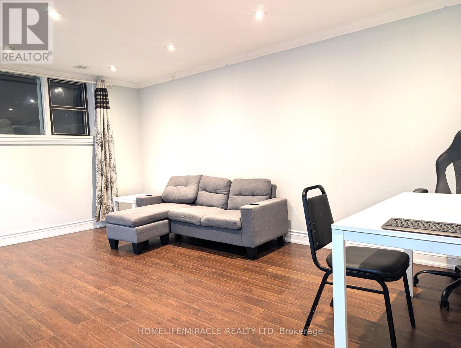 57 Manitoba Street, Toronto, Ontario  M8Y 1E1 - Photo 5 - W12429099