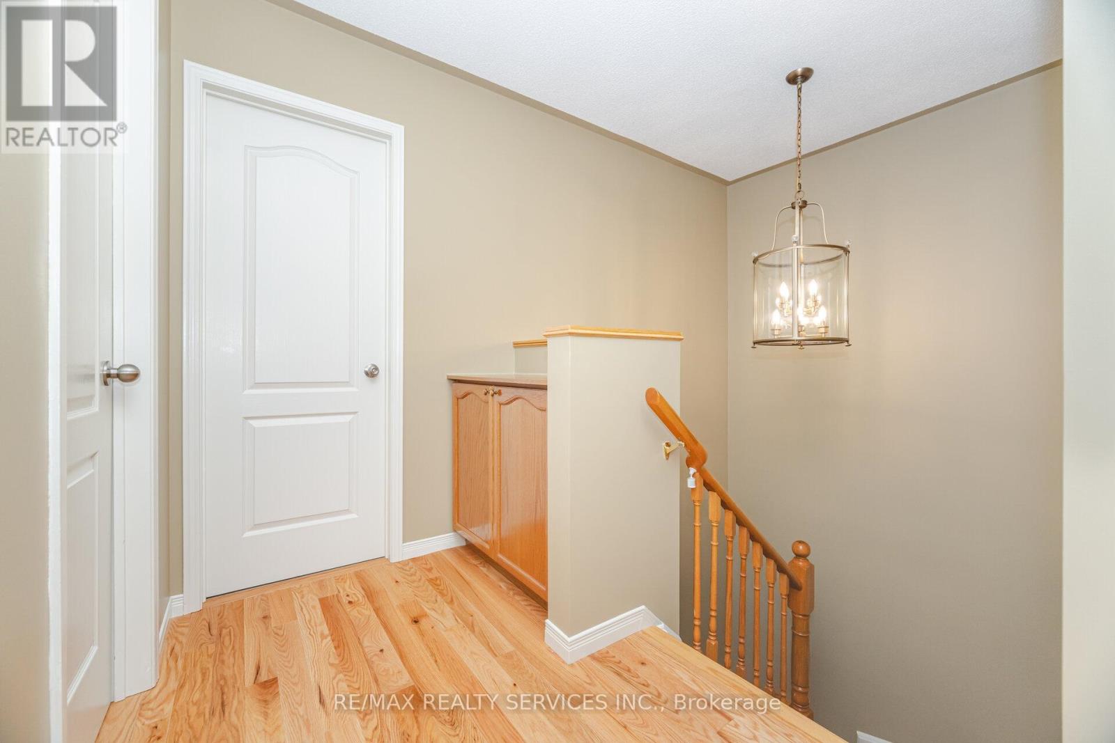 8 Inwood Place, Brampton, Ontario  L6R 1T2 - Photo 17 - W12429103