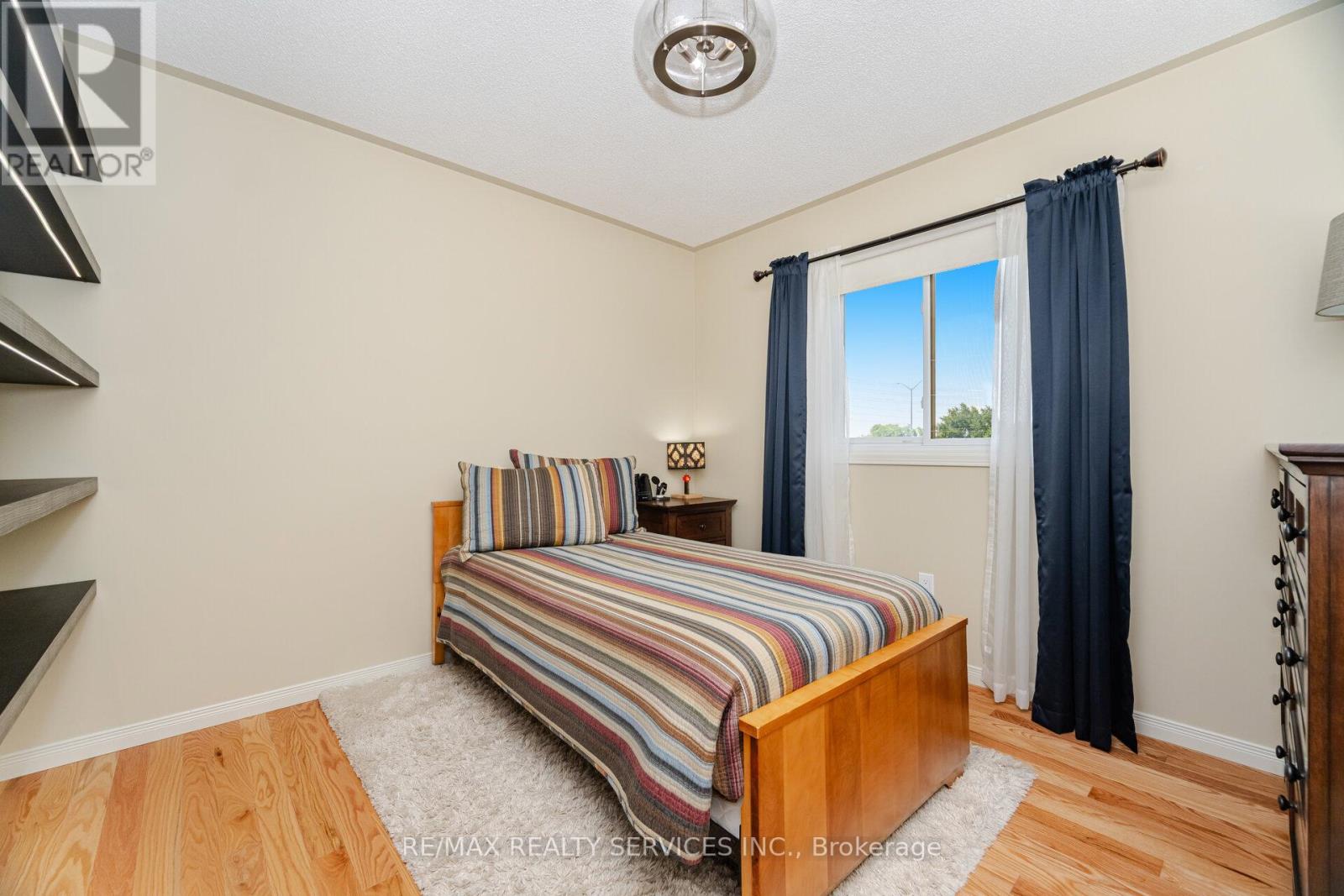 8 Inwood Place, Brampton, Ontario  L6R 1T2 - Photo 22 - W12429103