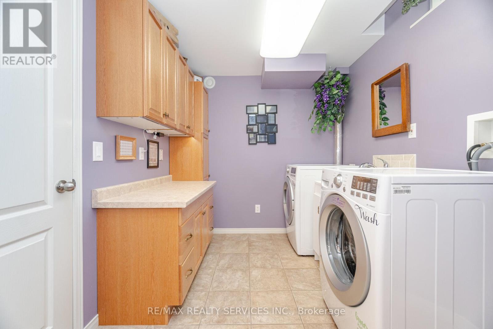 8 Inwood Place, Brampton, Ontario  L6R 1T2 - Photo 32 - W12429103