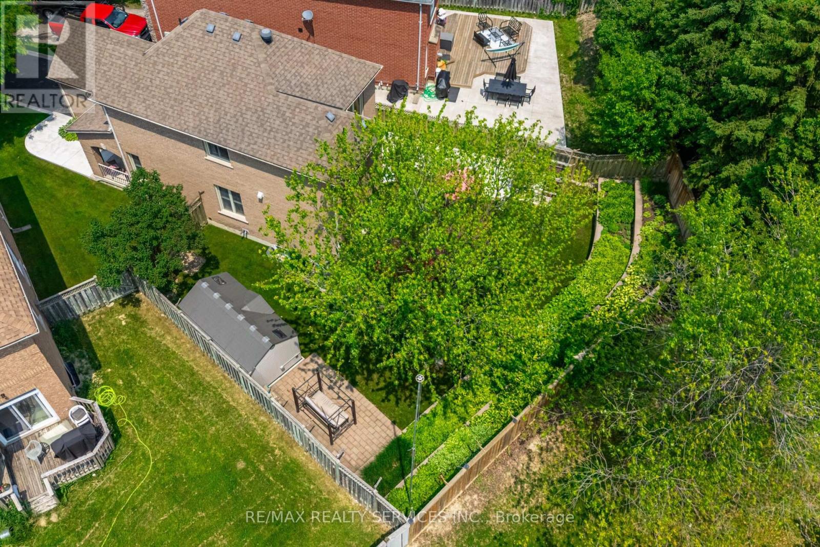 8 Inwood Place, Brampton, Ontario  L6R 1T2 - Photo 45 - W12429103