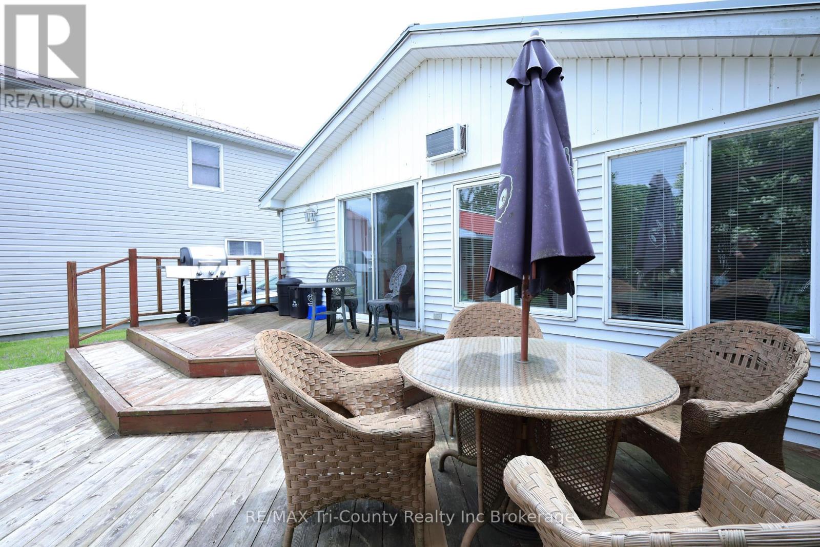 4 Palin Street, Norfolk (Long Point), Ontario  N0E 1M0 - Photo 4 - X12429155
