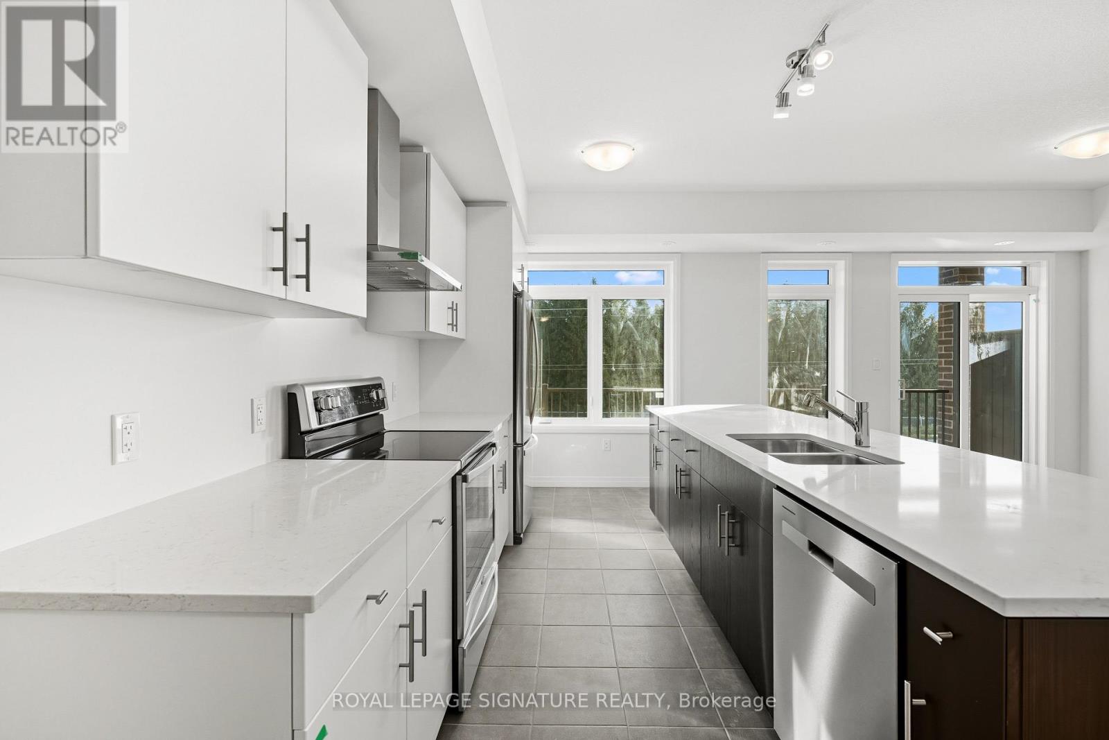 56 - 56 Thatcher Drive E, Guelph, Ontario  N1L 1B3 - Photo 2 - X12429074
