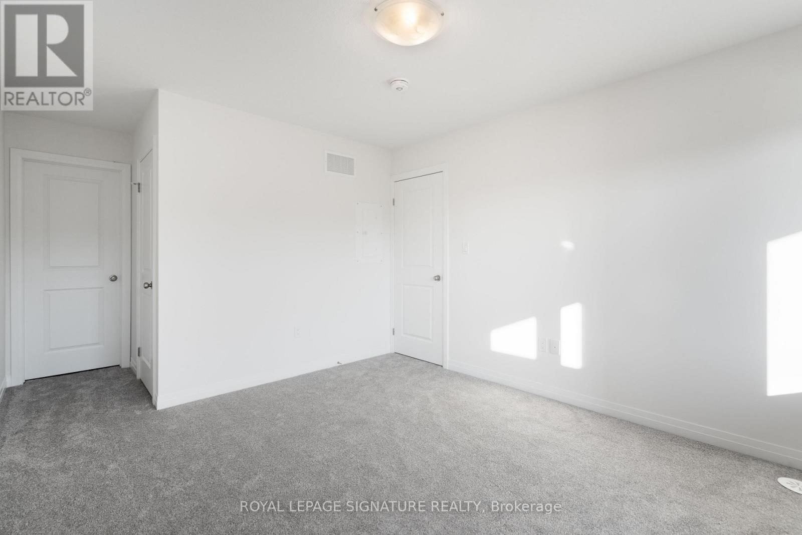 56 - 56 Thatcher Drive E, Guelph, Ontario  N1L 1B3 - Photo 5 - X12429074