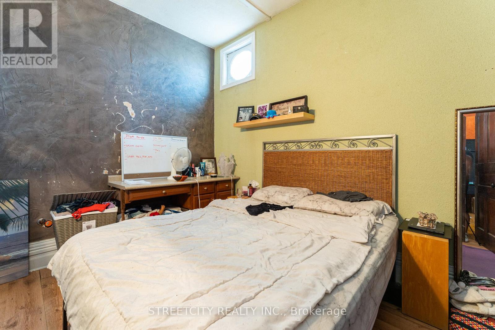 206 Main Street E, North Middlesex, Ontario  N0M 2K0 - Photo 15 - X12386166
