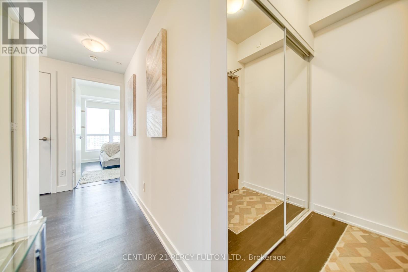 1211 - 501 St. Clair Avenue W, Toronto, Ontario  M5P 0A2 - Photo 3 - C12429177