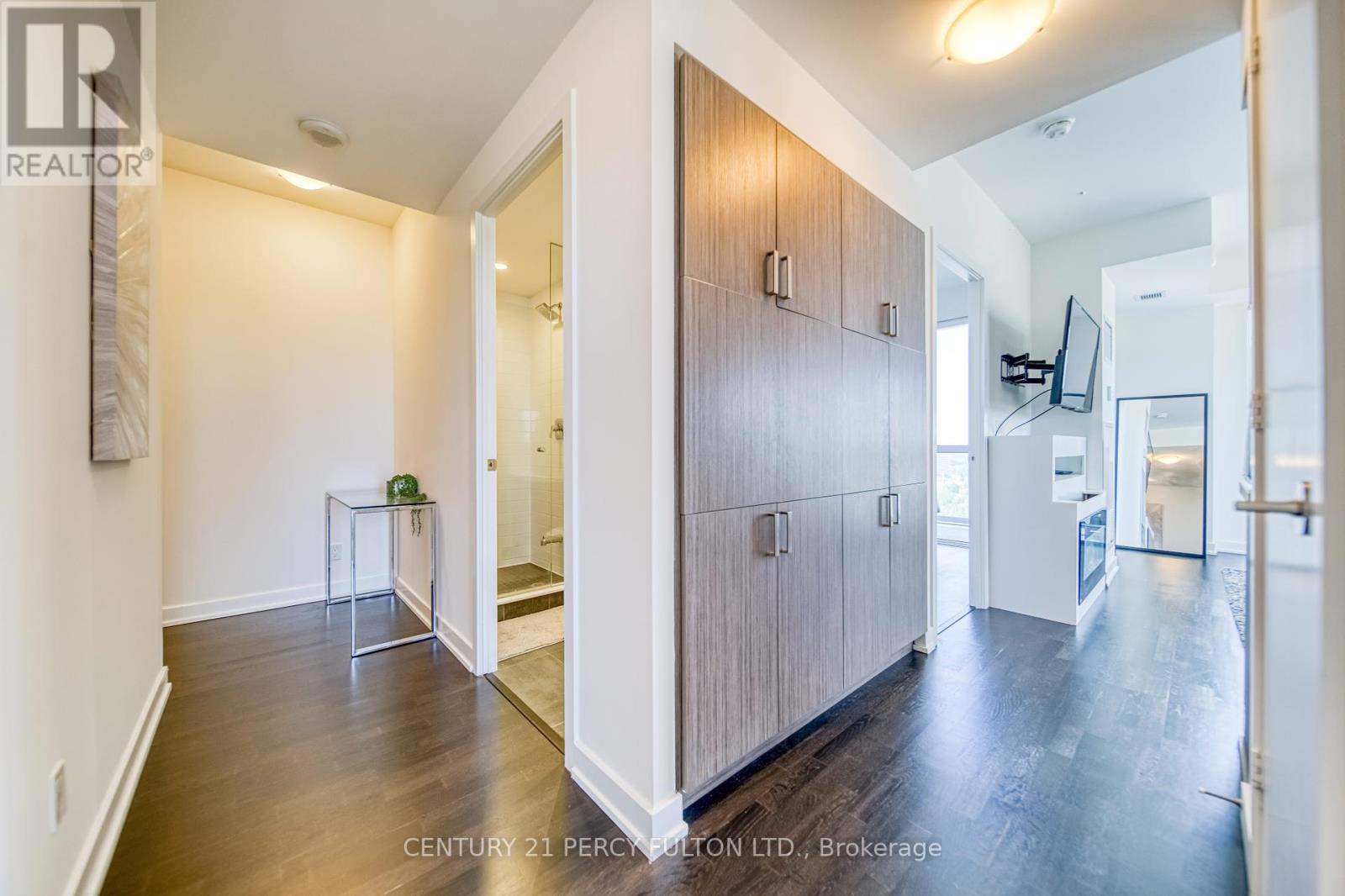 1211 - 501 St. Clair Avenue W, Toronto, Ontario  M5P 0A2 - Photo 4 - C12429177