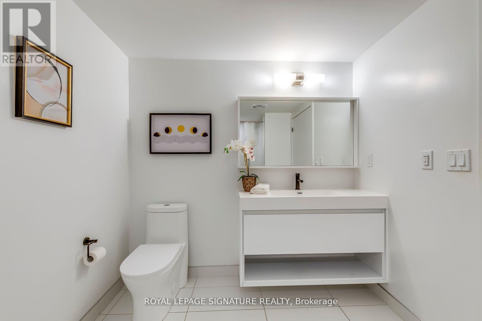 1003 - 2 Augusta Avenue, Toronto, Ontario  M5V 0T3 - Photo 14 - C12429186