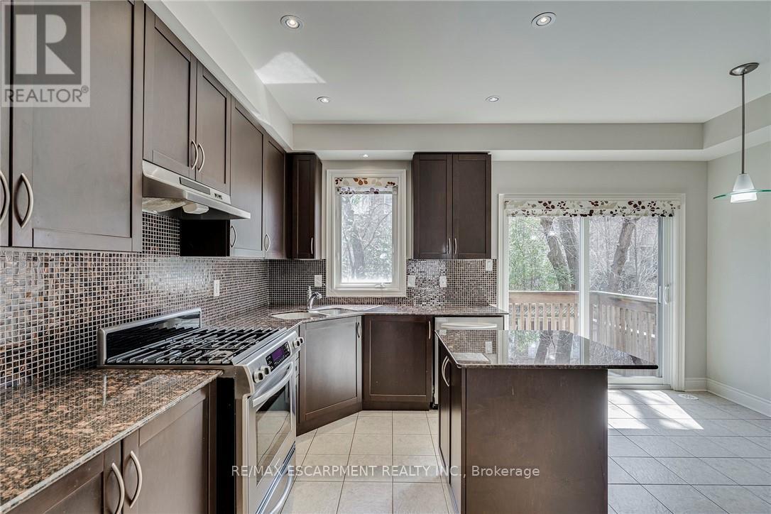 3 Johnson Farm Lane, Toronto, Ontario  M2N 0G6 - Photo 17 - C12429224