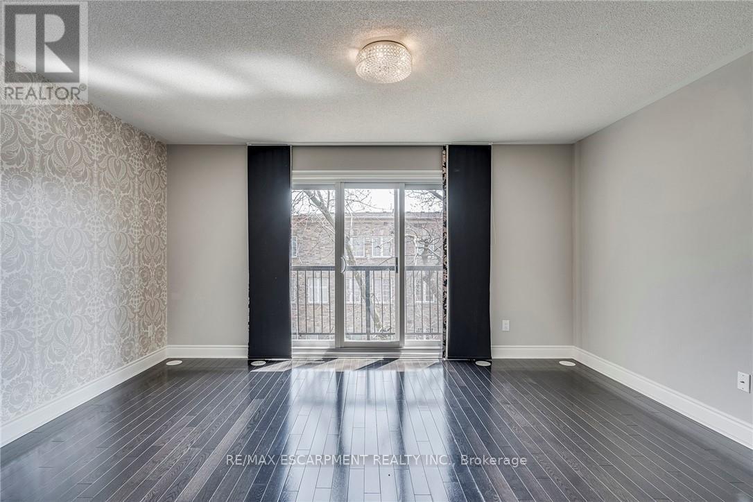 3 Johnson Farm Lane, Toronto, Ontario  M2N 0G6 - Photo 35 - C12429224