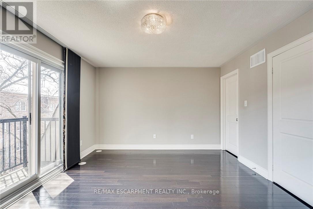 3 Johnson Farm Lane, Toronto, Ontario  M2N 0G6 - Photo 38 - C12429224