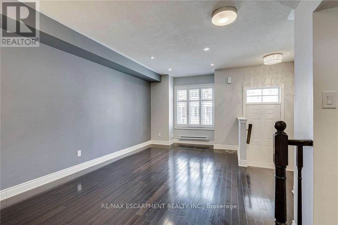 3 Johnson Farm Lane, Toronto, Ontario  M2N 0G6 - Photo 9 - C12429224