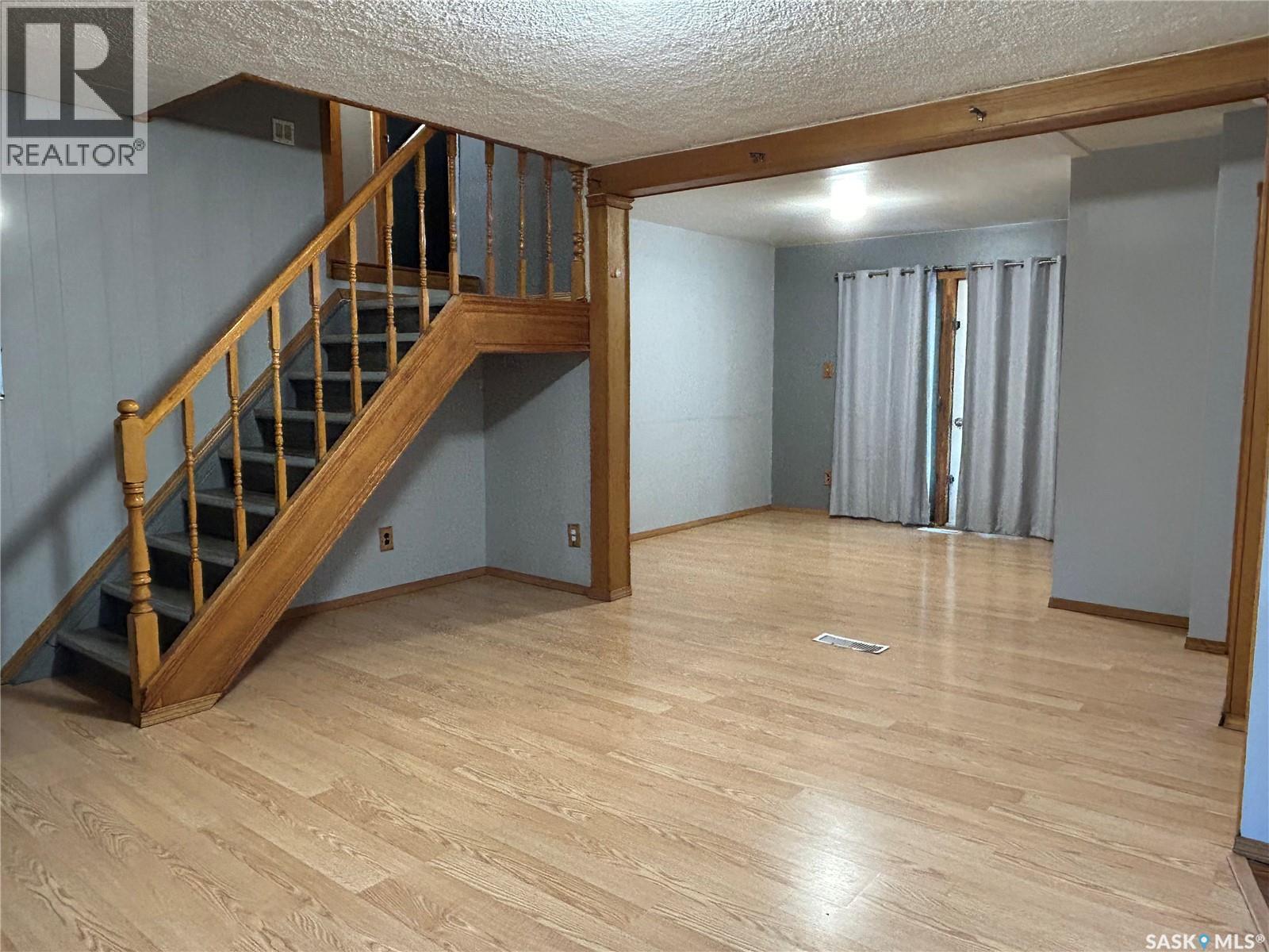 256 Duncan Road, Estevan, Saskatchewan  S4A 0A4 - Photo 6 - SK019464