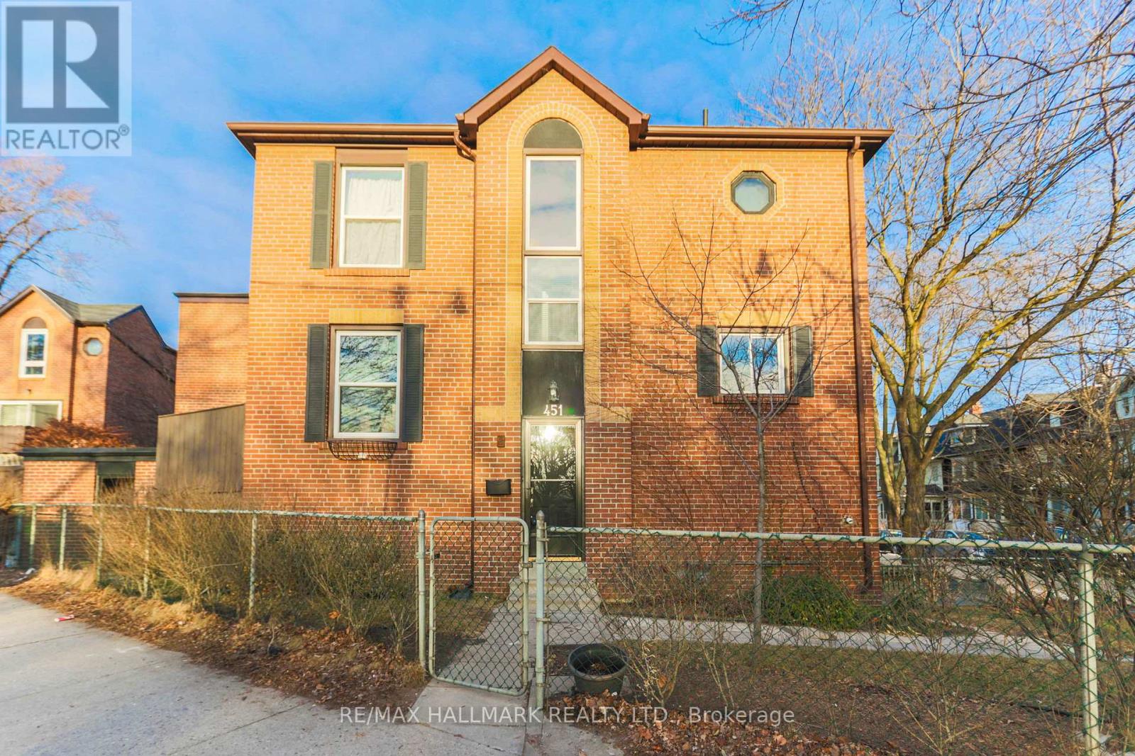 451 Broadview Avenue, Toronto, Ontario  M4K 2N3 - Photo 1 - E12429234