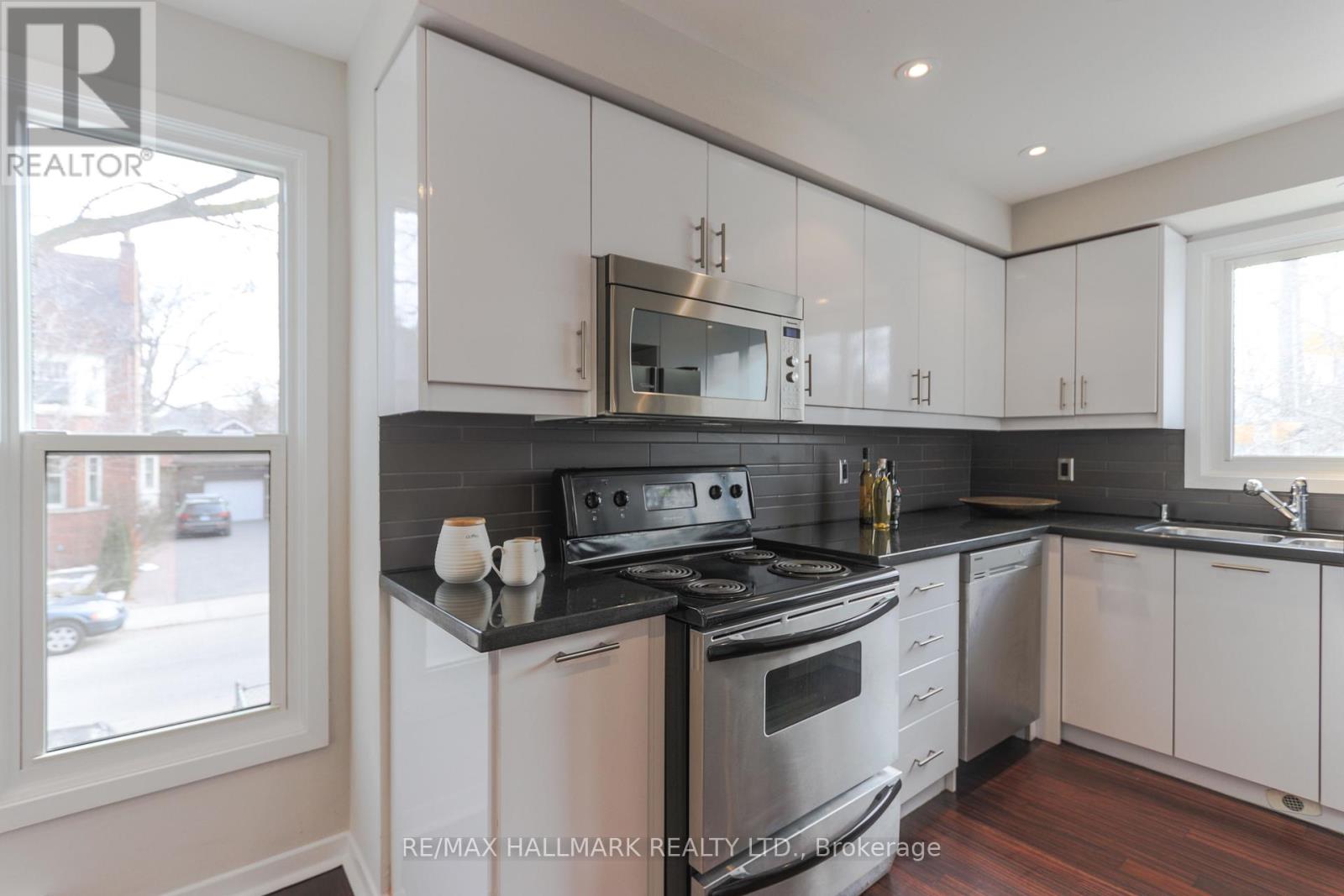 451 Broadview Avenue, Toronto, Ontario  M4K 2N3 - Photo 13 - E12429234