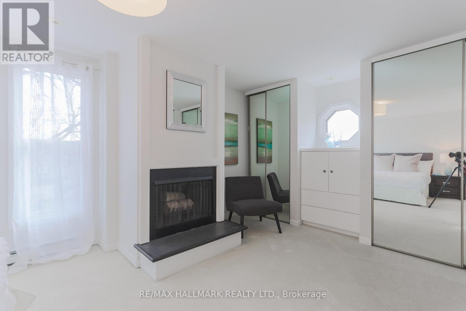 451 Broadview Avenue, Toronto, Ontario  M4K 2N3 - Photo 19 - E12429234