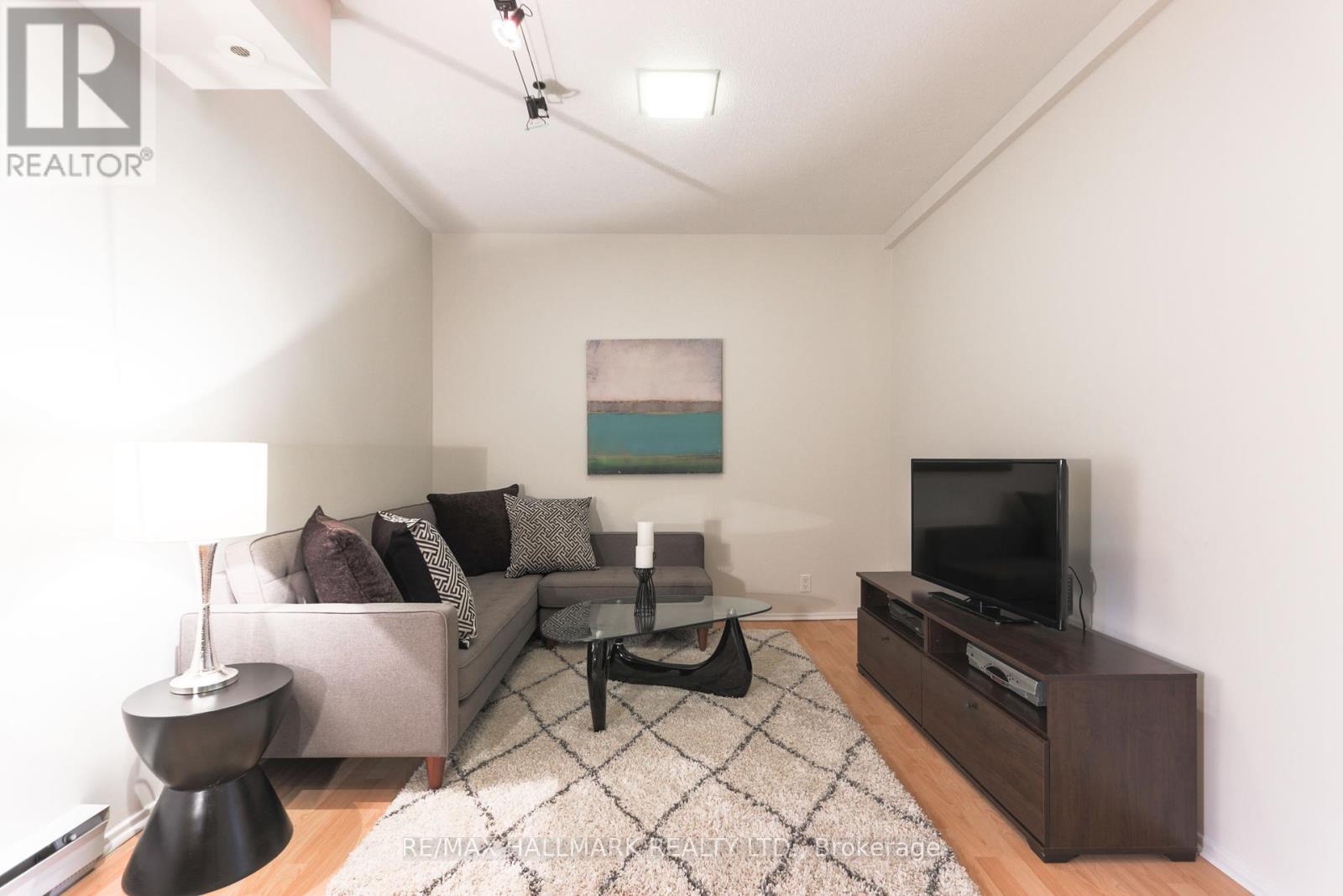 451 Broadview Avenue, Toronto, Ontario  M4K 2N3 - Photo 24 - E12429234