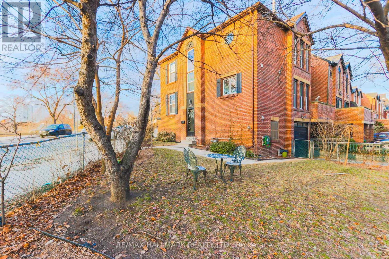 451 Broadview Avenue, Toronto, Ontario  M4K 2N3 - Photo 28 - E12429234