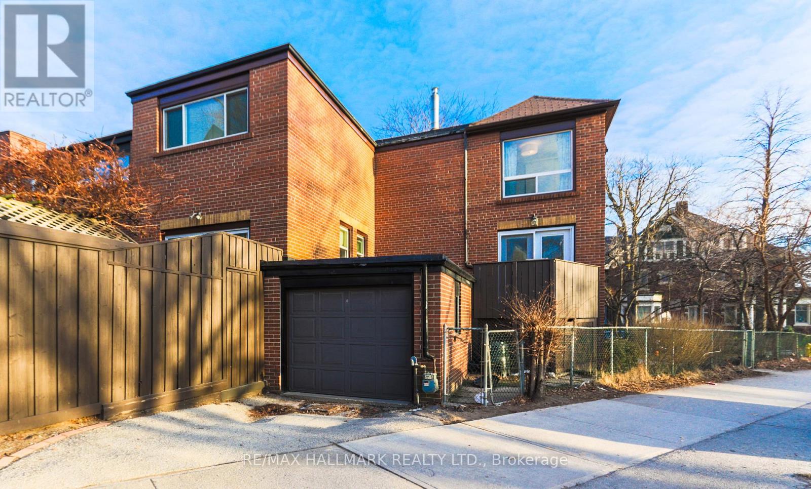 451 Broadview Avenue, Toronto, Ontario  M4K 2N3 - Photo 29 - E12429234